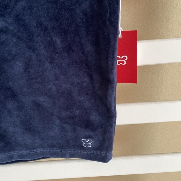 NWT Aritzia Sunday Best Velvet Henri T-Shirt in Total Eclipse Navy Blue Small - Picture 9 of 13